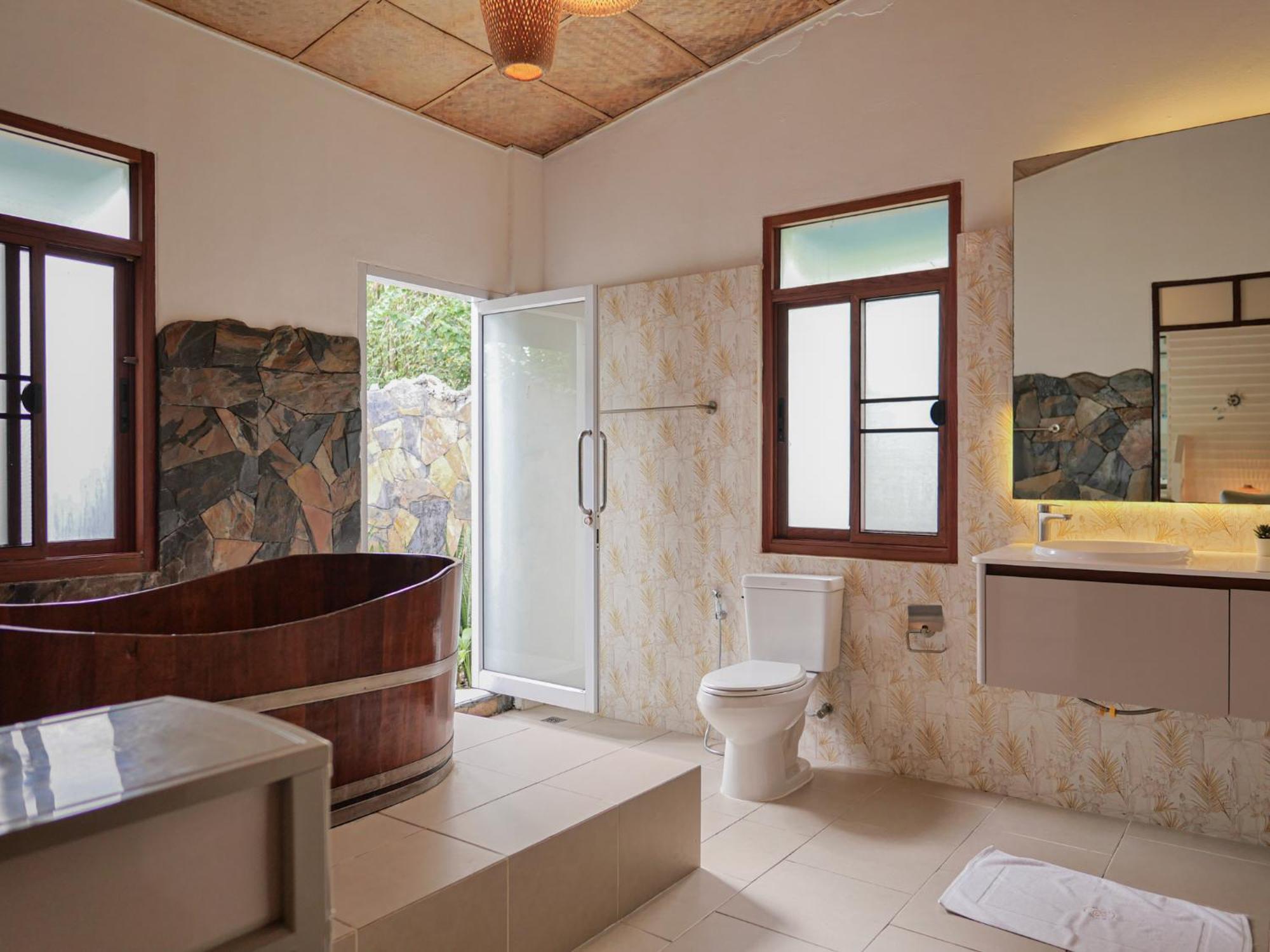 The Wooden Beach House 3Br - Sunset Beach Garden Taling Ngam Beach Kültér fotó